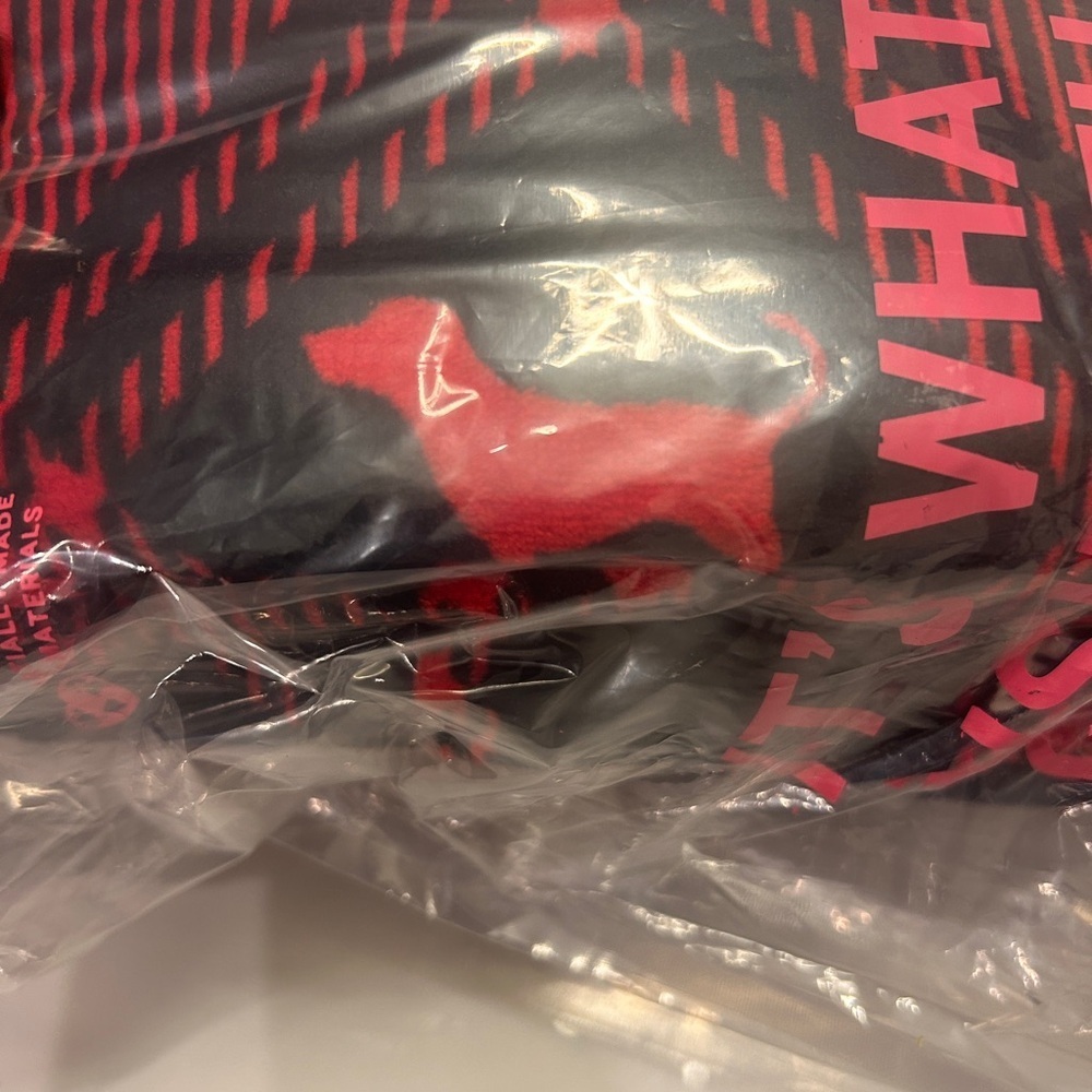 Victoria’s Secret Pink  Red & Black Buffalo Plaid Sherpa Fleece Blanket 2025 New - Picture 5 of 6